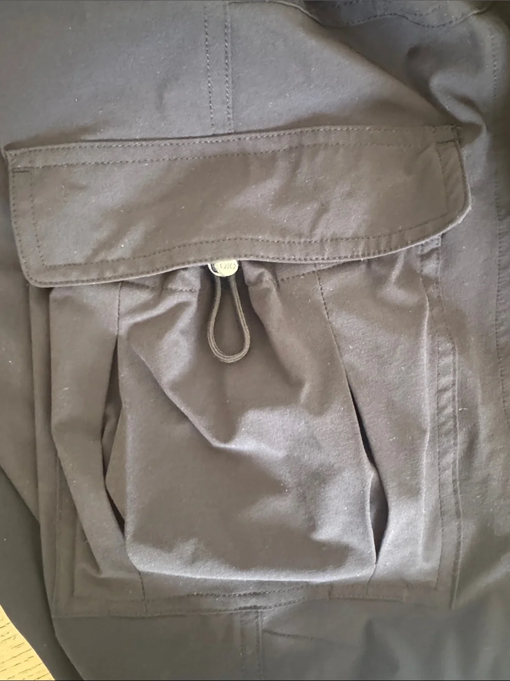 ALO Yoga Black Low Rise Megastar Cargo Pants, size XXS